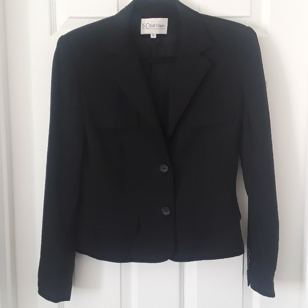 Black blazer by Courtenay Size 4